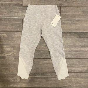 BRAND NEW WITH TAGS Lululemon Wunder Under HR Crop 24”.